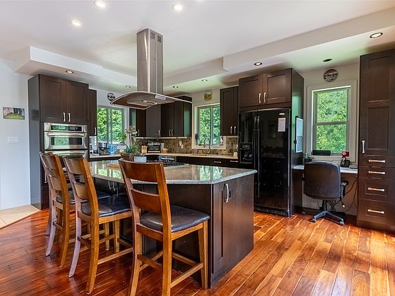 3rd image of 63 Libich Rd