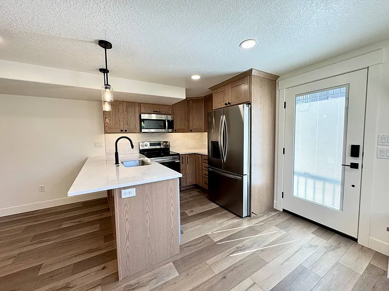 698 S Lake View Dr #B — Photo 5