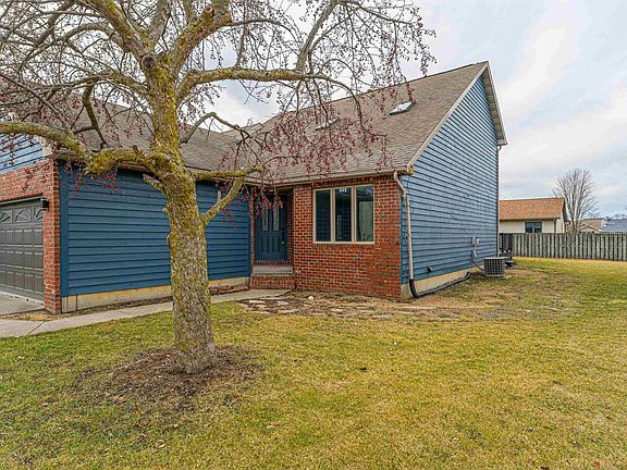 2nd image of 107 Oak Park Dr