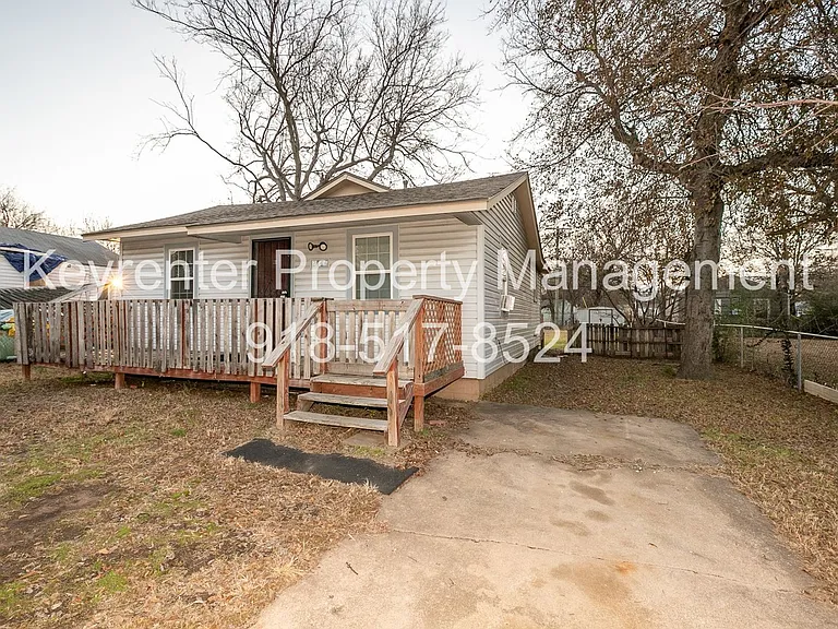 2144 N Garrison Pl — Photo 1