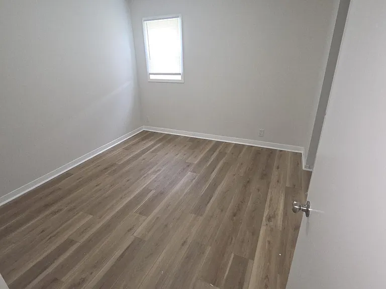 658 S Roberts Ave #13 — Photo 4