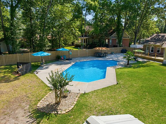 2nd image of 112 Ayers Cir