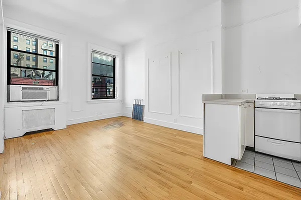 Rented by Charney Real Estate LLC | media 1