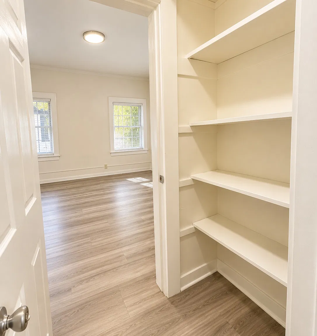 Studio, 550 sqft, $1,650 — Photo 4