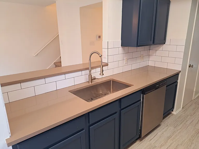 6703 Hill Oaks Dr #A — Photo 10