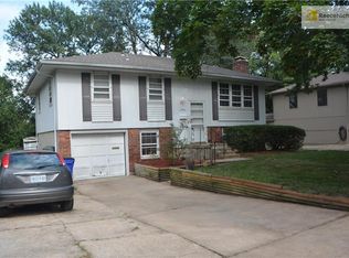 13631 Cambridge Ave, Grandview, MO 64030