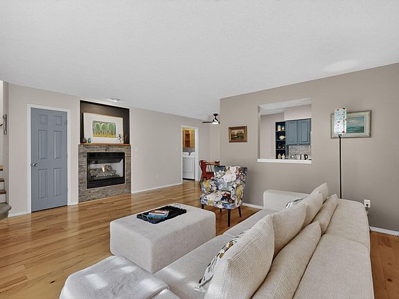 4th image of 4701 Morris St NE APT 402