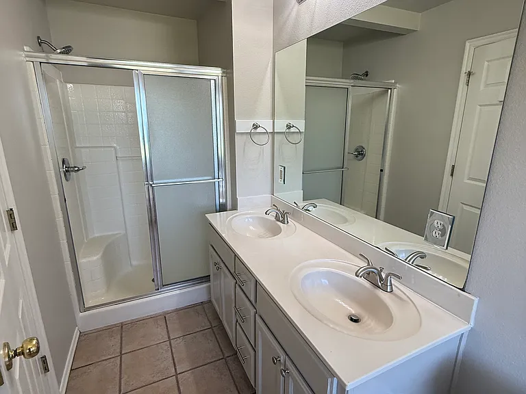 Master bathroom - left side