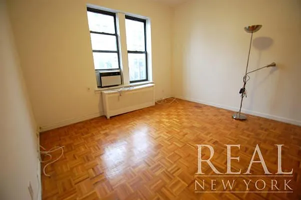 Rented by REAL New York | media 33