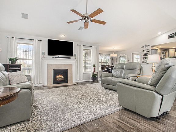 4th image of 31635 Pawton Ln