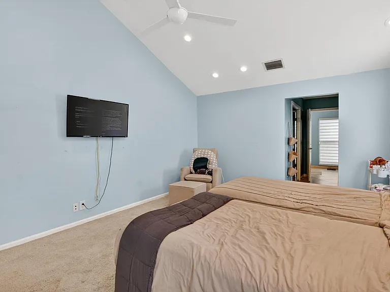 10065 Camelback Ln — Photo 17
