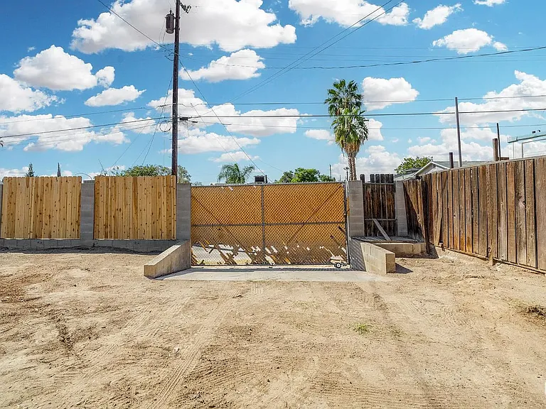 2904 Cornell St — Photo 21