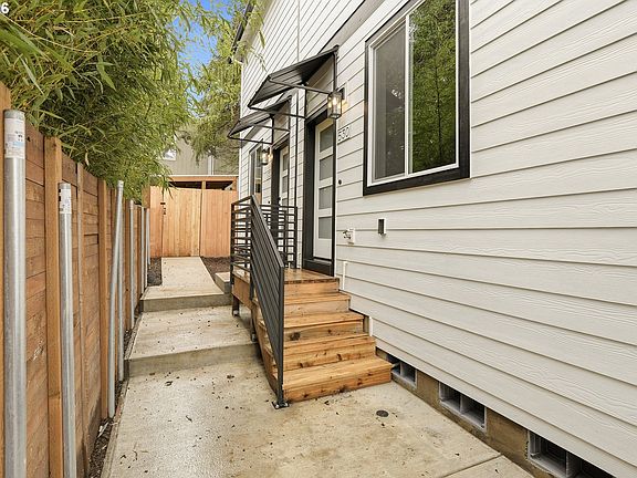 5th image of 530 S Texas St