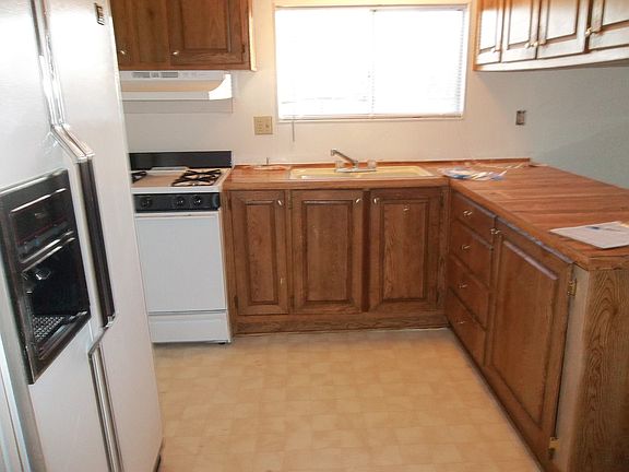 5th image of 5792 Montclair Ave