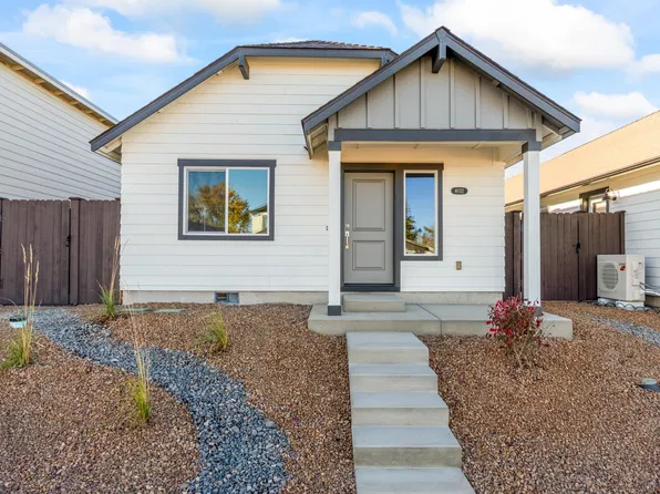 4032 SW Obsidian Pl, Redmond, OR 97756