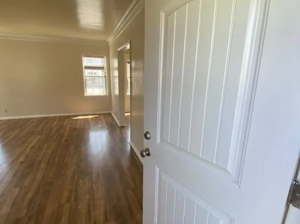 4136 S Victoria Ave, Los Angeles, CA 90008