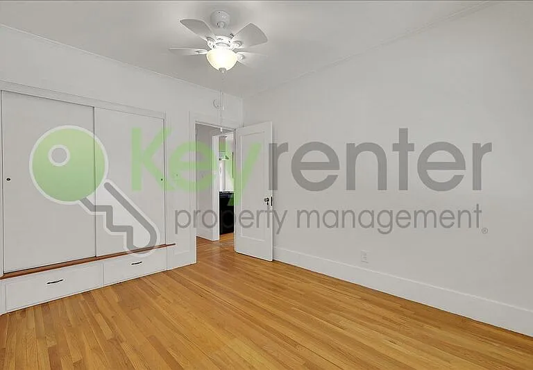 2933 27th St — Photo 21