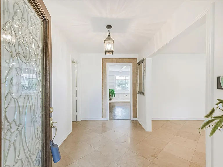 12223 Old Oaks Dr — Photo 3