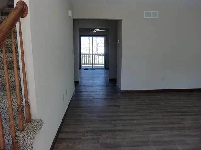 2 bed, 1.5 bath, 1280 sqft, $1,575 — Photo 3
