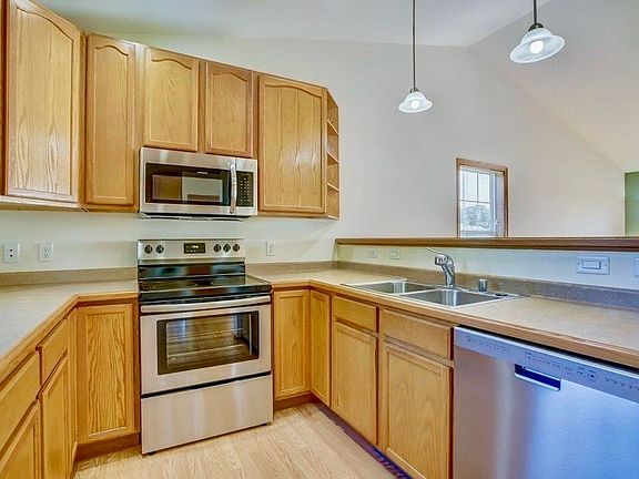 4th image of 1002 Severson Dr