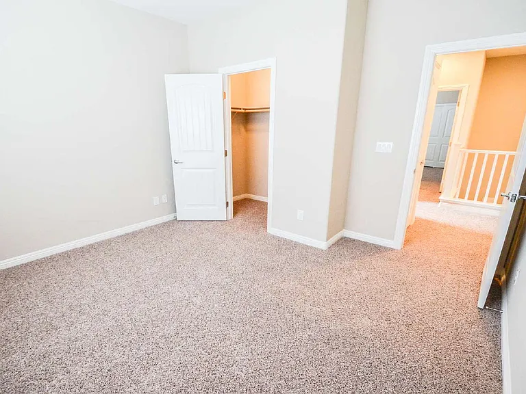 9422 Sand Tiger Ave — Photo 27