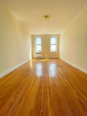 3rd image of 1402 E 54th St #6