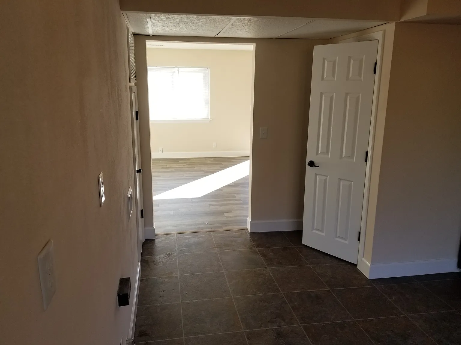 2 bed, 1.5 bath, 992 sqft, $1,115 — Photo 3