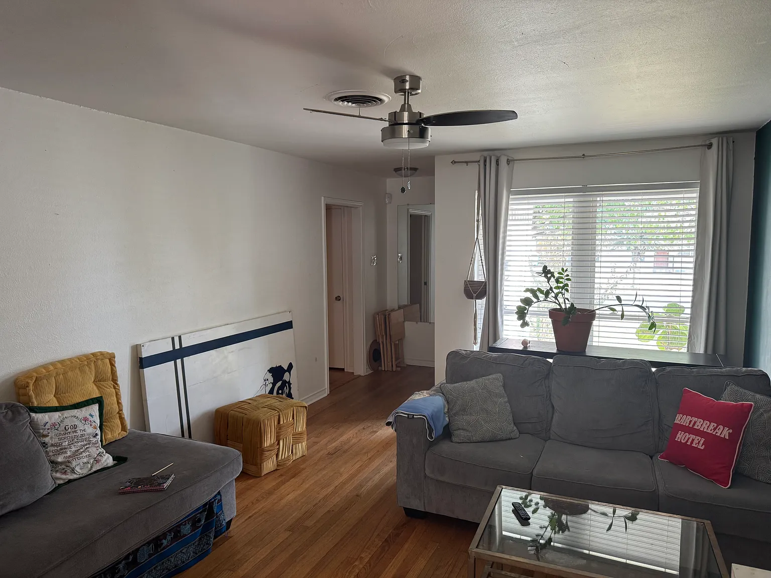 3 bed, 1280 sqft, $2,100 — Photo 4