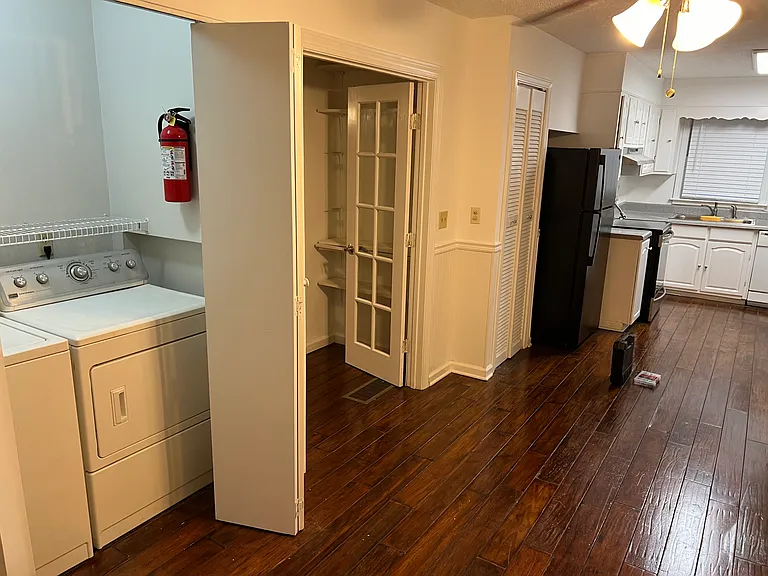 1342 Wisteria Dr SW — Photo 5