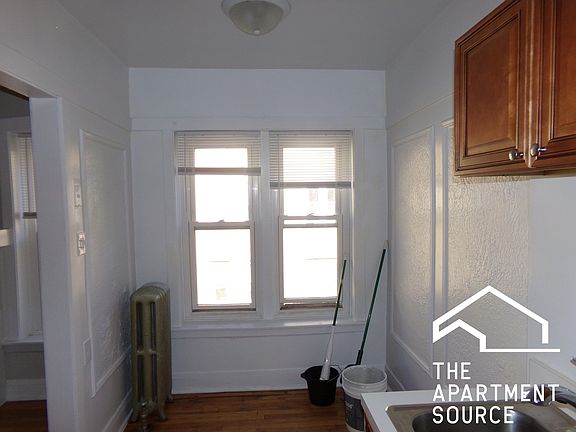 4th image of 6530 N Lakewood Ave APT 6