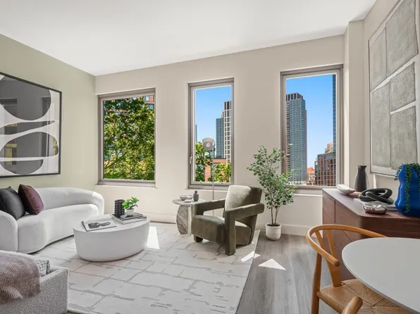 75 Dupont Street image 1 of 28