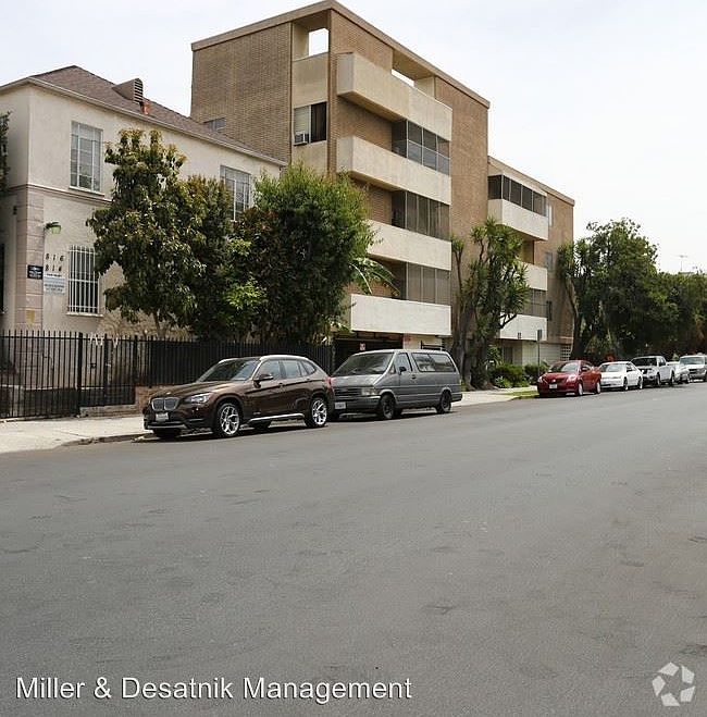 2nd image of 820 S Kingsley Dr APT 101