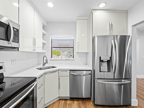 3rd image of 2895 Carambola Circle #2086