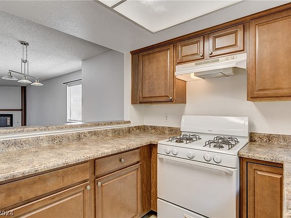 4th image of 2801 Tulip Ct #2