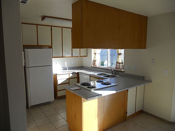 4th image of 145 Willow Glen Ct