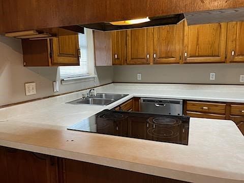3rd image of 1302 Oakdale Dr