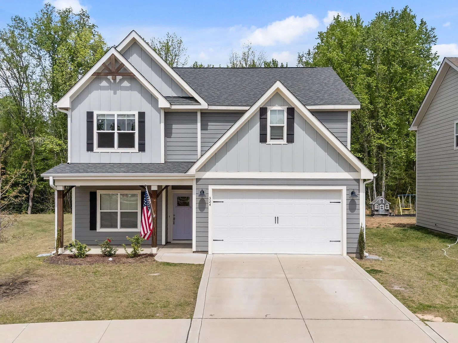 4 bed, 3.0 bath, 2448 sqft, $2,400 — Photo 3