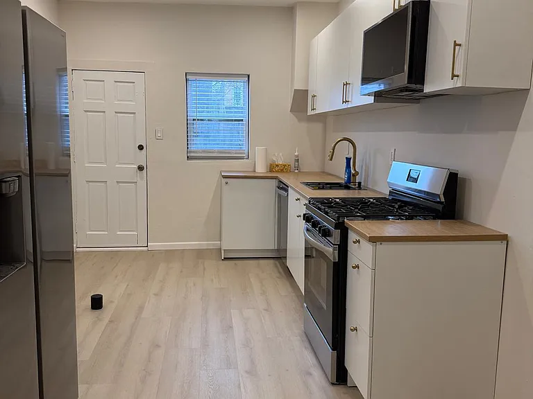 824 Elm St — Photo 15