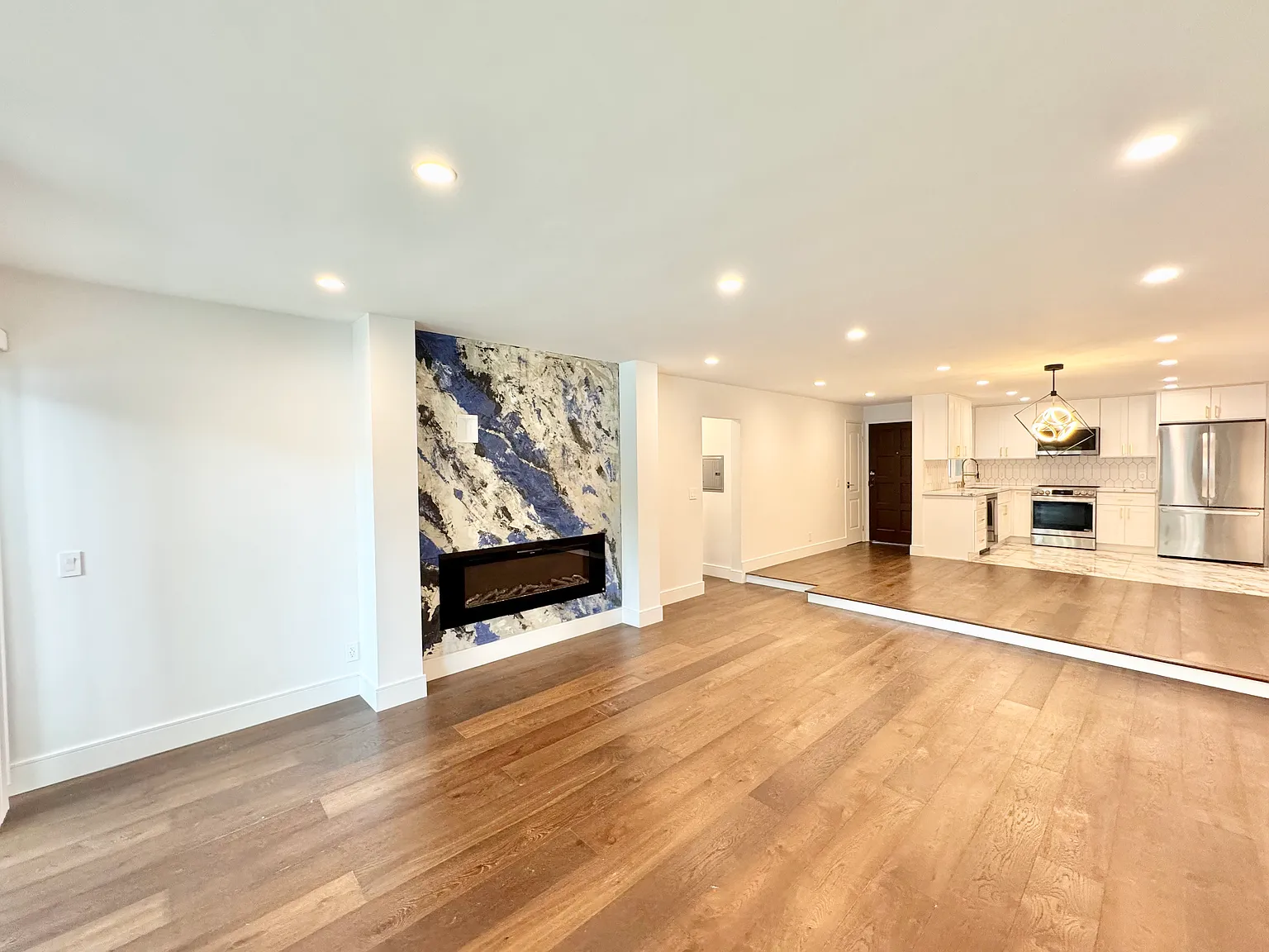 2 bed, 1300 sqft, $3,499 — Photo 1