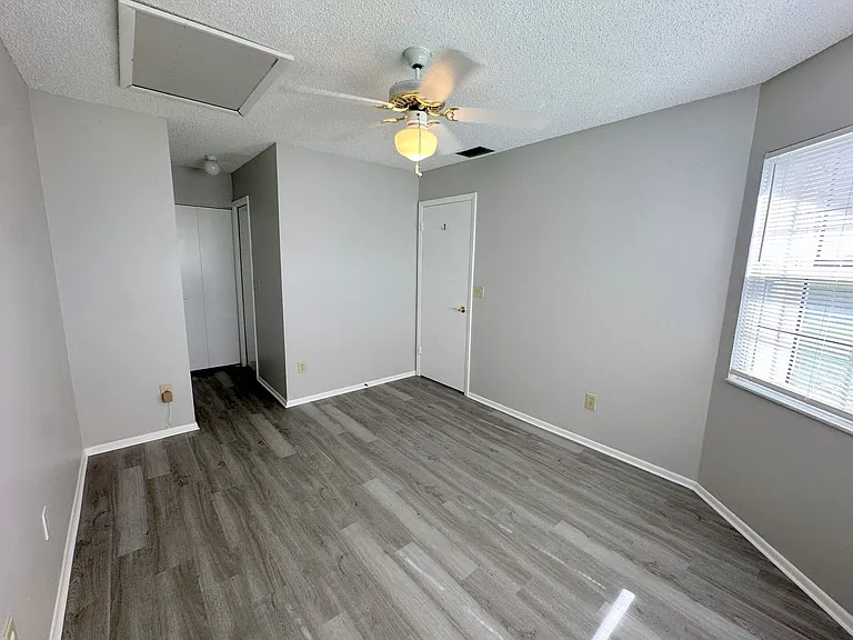 5401 Britwell Ct — Photo 12