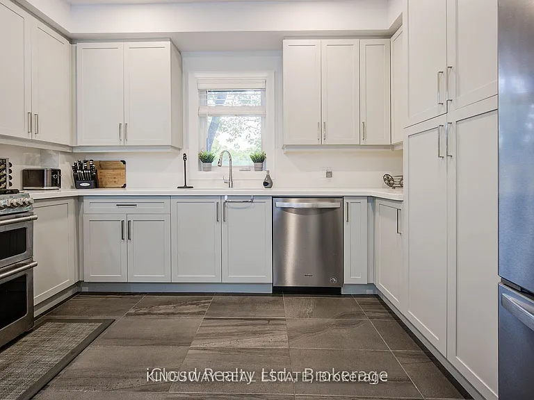 33 Jarvis St — Photo 20