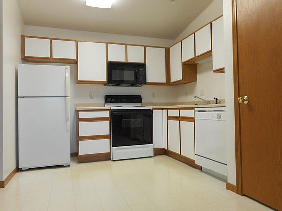 5th image of 6601 Creekside Dr NE Unit 12