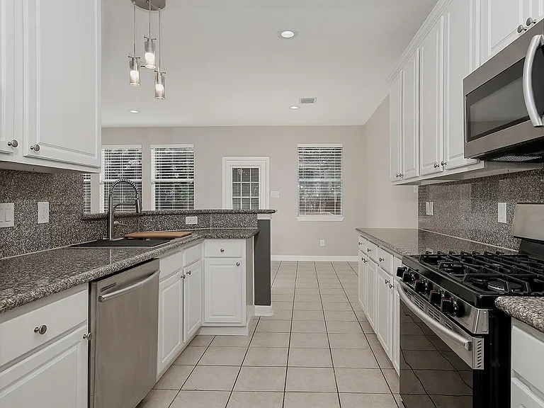 11 Scenic Brook Ct — Photo 10