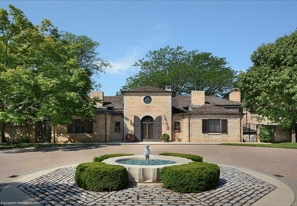 For Sale: 1600 Green Bay Road, Lake Bluff, IL 60044