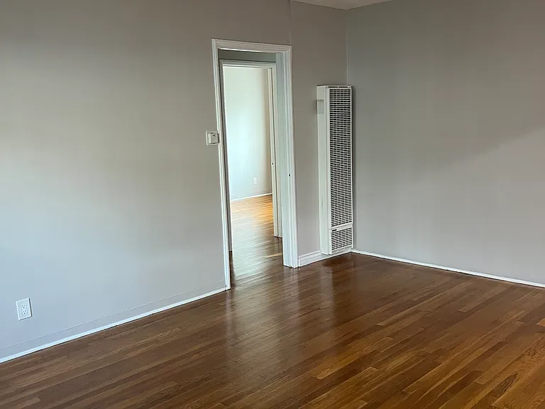1137 E Washington Blvd — Photo 8