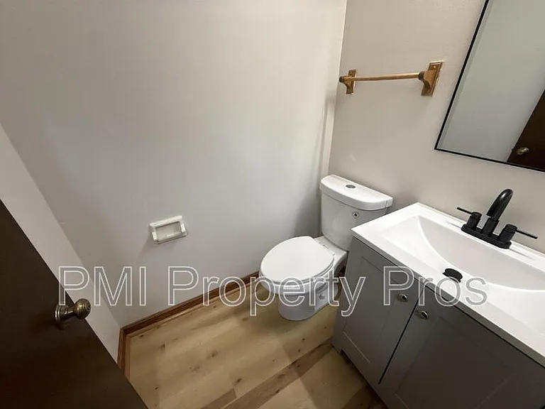 8150 S 88th St — Photo 22