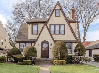 53 Stratford Rd, West Hempstead, NY 11552