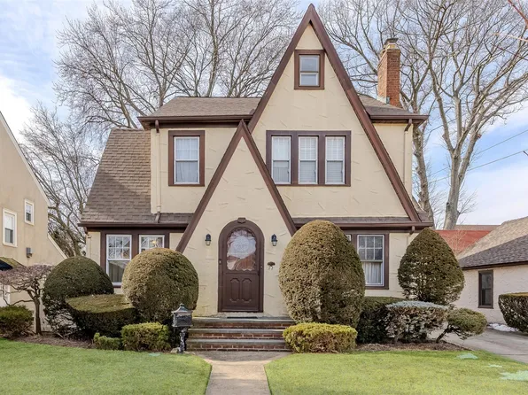 53 Stratford Road, West Hempstead, NY 11552