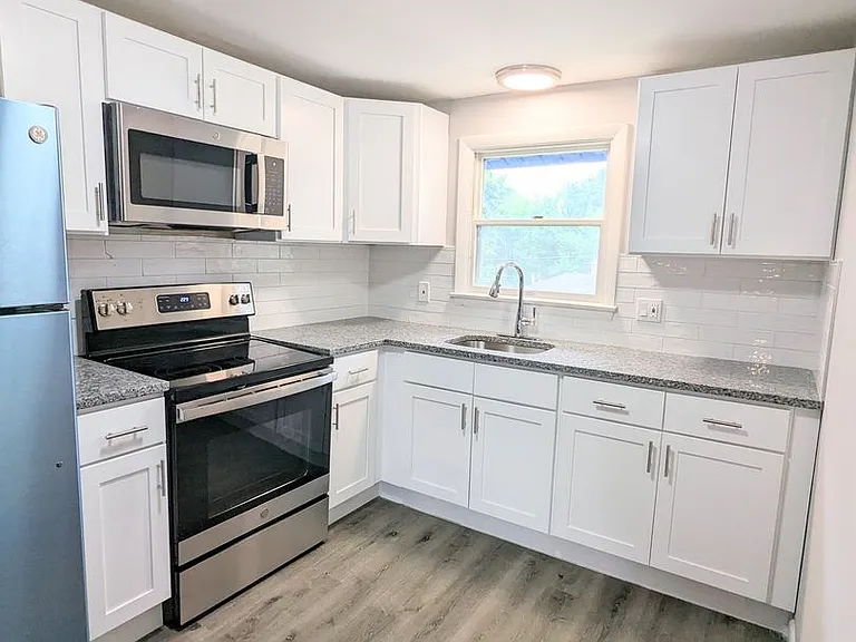28 Wesley St — Photo 1