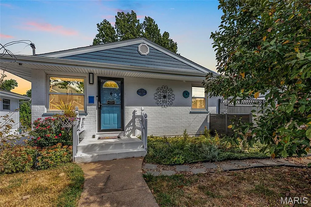 147 Monica Dr photo 1